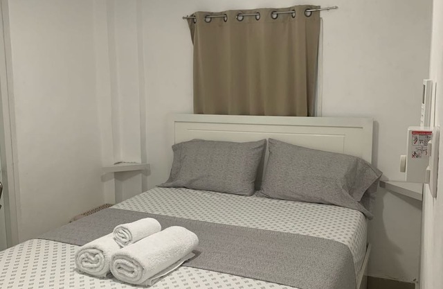 Charming 1-bedroom apartment in peaceful Monte Plata with AC and more.