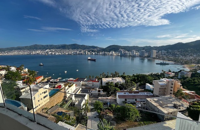 Condo with spectacular view of the Acapulco bay
