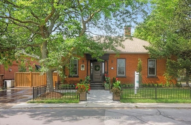 Elegant Downtown Burlington Retreat – Walk to Lake, Shops & Dining!