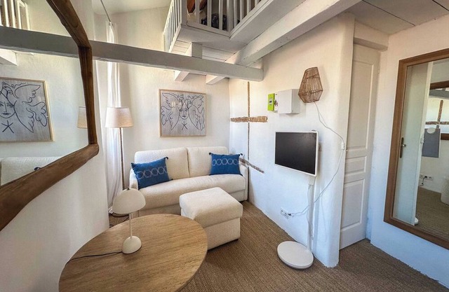 Cozy Studio– Mezzanine/2P– Central/Port St-Tropez