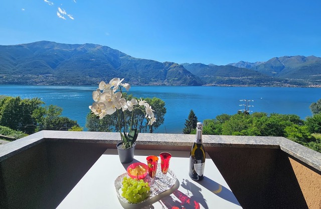 Enchanting lake view for a romantic getaway Dorio, Lake Como
