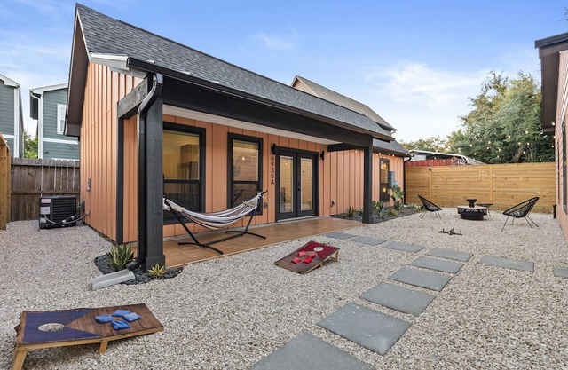 Desert Rose Duo: Modern Home + Stylish Tiny House @EastEndRevitalized