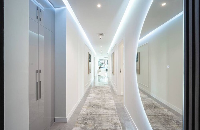 Dubai Private Marina 5 Master Bedrooms & Private Pool
