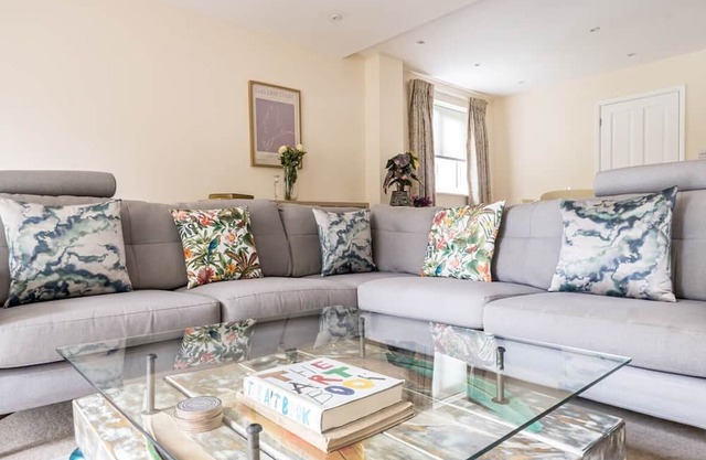 Pass the Keys | Spacious family home in Surrey