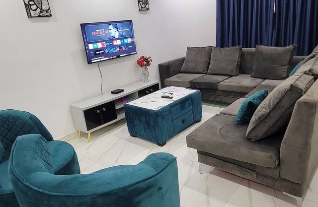 Stylish 2-bed, 3-bath in Lekki Phase 1 with 24/7 power, Wi-Fi & top amenities