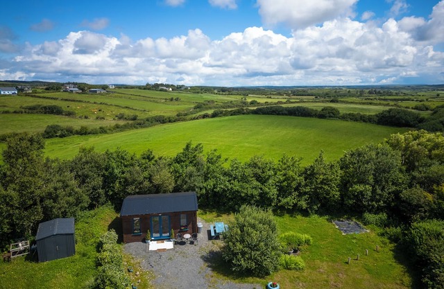 Cute cosy and chilled cabin in lahinch
