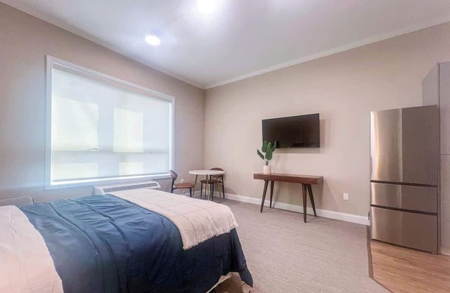416 Modern Brand New Studio Apartment