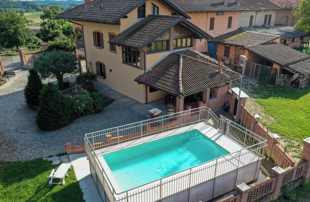 VILLA WITH A VIEW - PRIVATE POOL AND BARBECUE