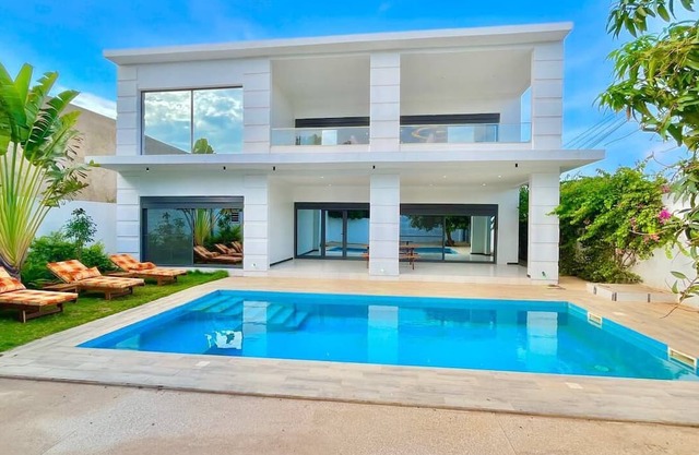 Senegal Soul Villa - Pool + Culture + Music Vibes