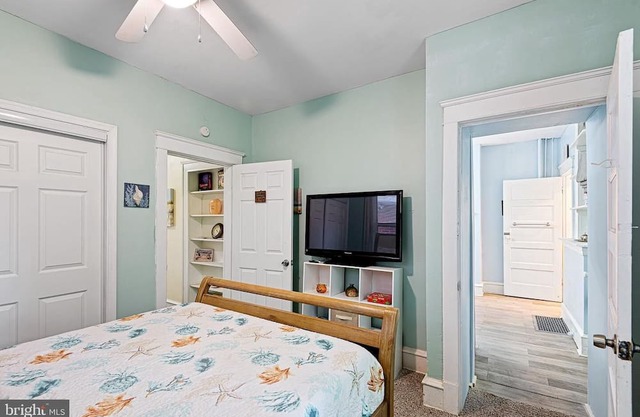 Spacious 5-bedroom house with 1King + 4queen beds in lovely Wilmington