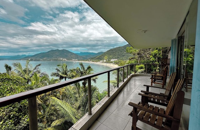 Beachfront House in Ubatuba with Stunning View