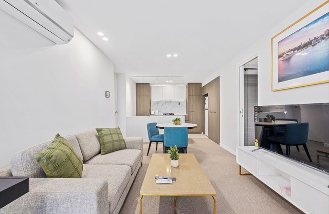 Modem One Bedroom Apartment on Northbourne Avenue