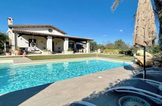 🏡 Villa Suq: Sicilian Charm with Private Pool, Wi-Fi and Parking