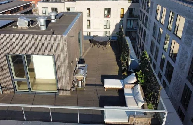 Executive Harbour Penthouse