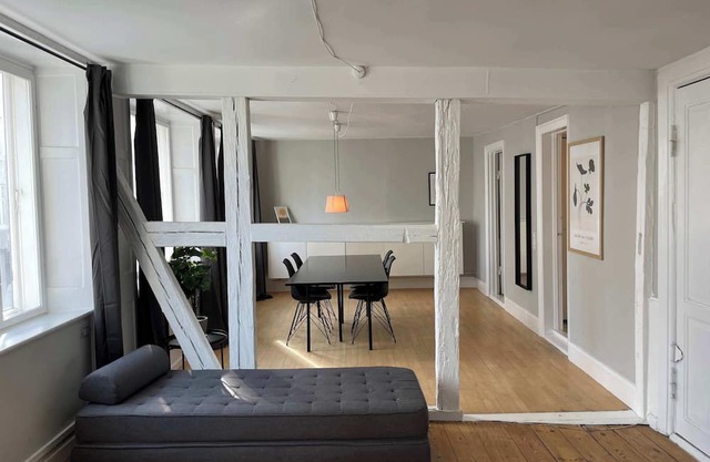 Hip Apartment - With "Marble Church" Views