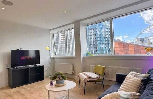 Modern 3 Bed Wembley Stadium View Apartment