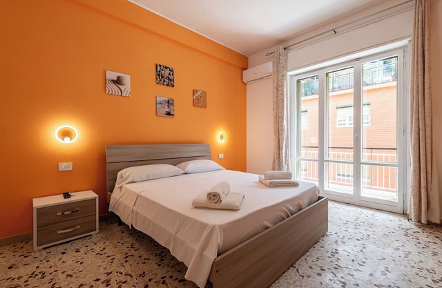 Sea Breeze - Two Bedroom Apartment, Sleeps 4