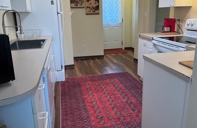 Charming 3 BR 2 Bath in historic Dayton. Exclusive and ready for your visit!