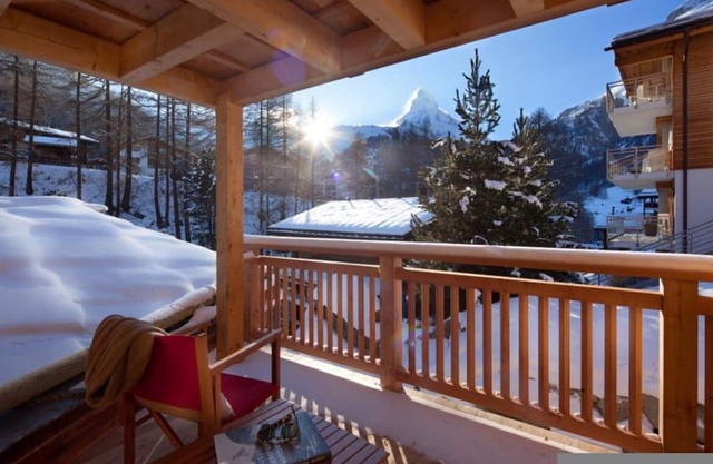A Luxurious Alpine Escape 1203