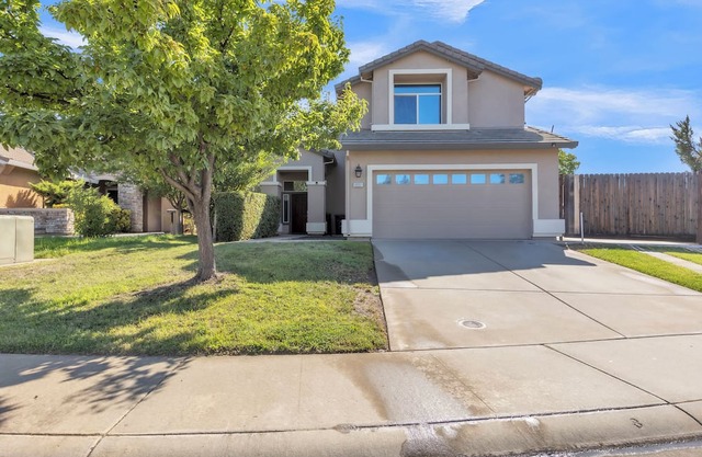 Rancho Heaven! Two-story 4bed 3bath Charming Home with fenced large backyard