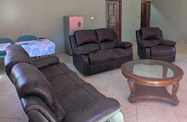 Charming 3-bedroom house with AC, Hot Water, Swimming pool, in Ahuachapan