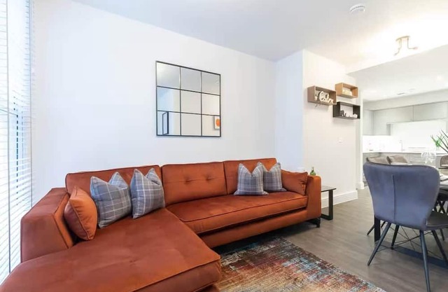 Luxury Central Apartment, Parking, EV Charger