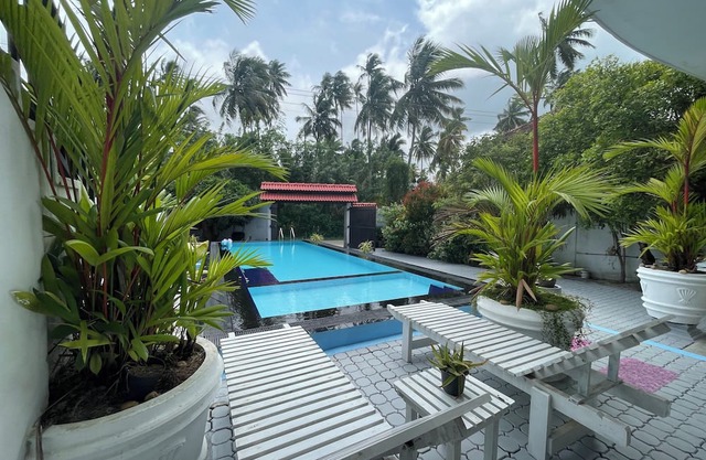Private Villa for Families or Groups Stay nNear unawatuna Beach 5Bed rooms pool