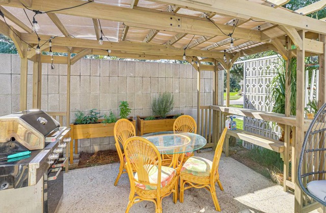 2 Mi to FSU: Unique Home w/Patio & Spacious Yard