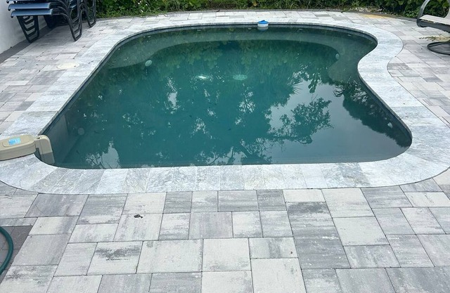 Luxury Sarasota House: Oversized Hot Tub, Near Beaches & Downtown Fun!
