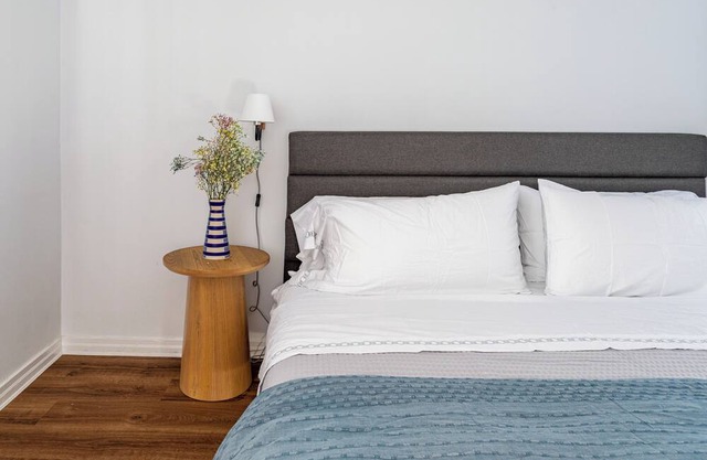 Newly renovated townhome with AC in Queens