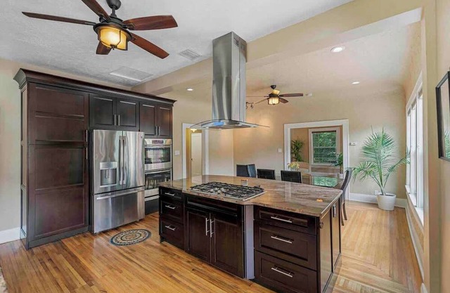 3/2 Luxury Spanish Villa + Pool + Pet Friendly