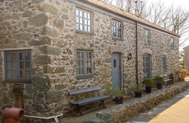 Y Wennol - sleeps 8 guests in 3 bedrooms