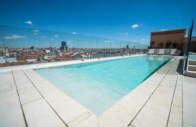 STUNNING APARTMENTS IN THE CITY CENTER!