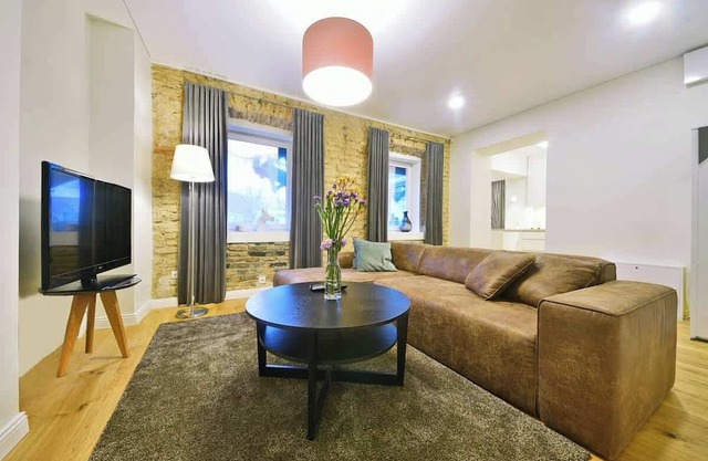 Domillion 2bdr President Palace free parking L417