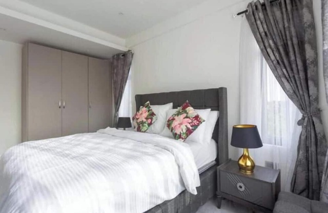 Charming 2-bedroom & Chic 2-bedroom apartment