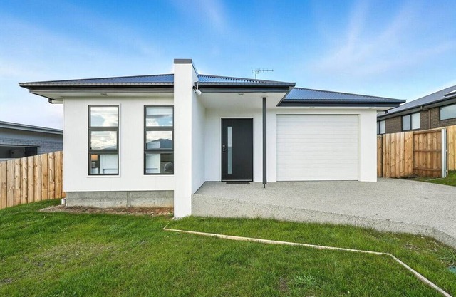 Modern & Accessible | Old Beach
