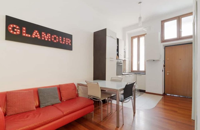Cozy apartment of approximately 50 square meters, accommodating up to 3 people, located on the first floor of a building with an elevator (NOT accessible to disabled guests).The property is located in a residential neighborhood with plenty of amenities.