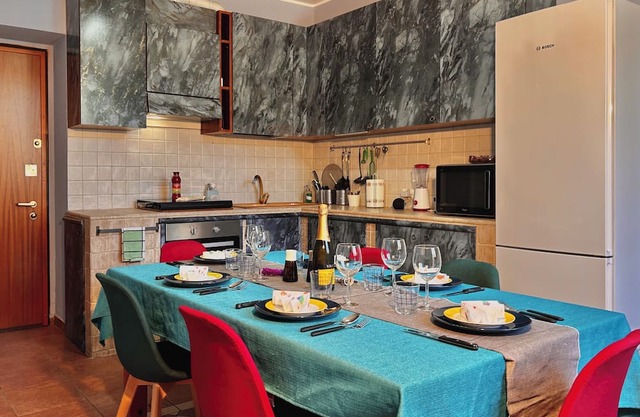 House with whirlpool spa, LED lights and table football Within walking distance of the metro