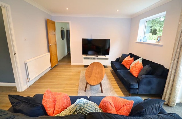 Spacious 5-Bedroom Home with Large Garden in Egham