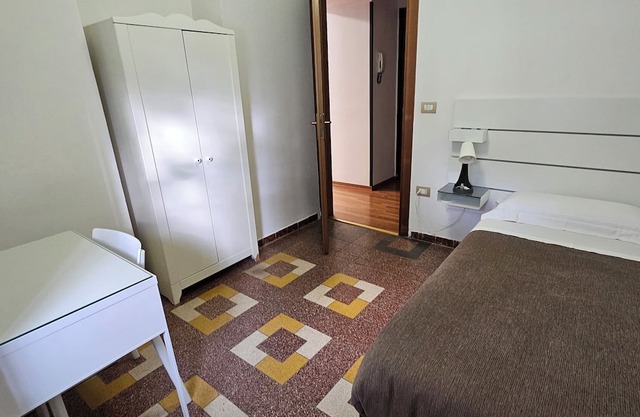 Single Room with Shared Bathroom