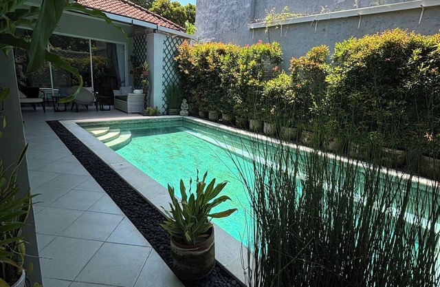 3BR Villa with Garden & Pool, Walking Distance to Mertasari Beach Sanur