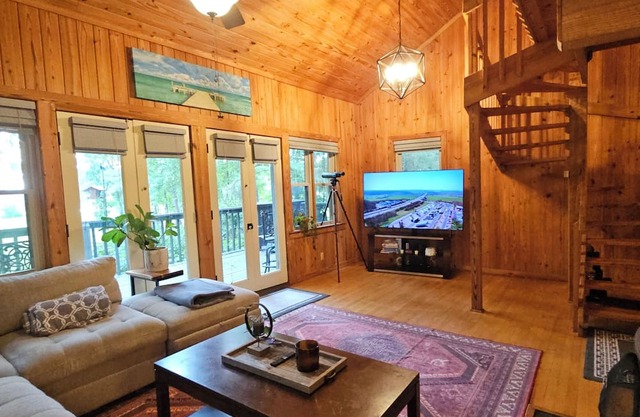 Peaceful 4-bedroom Lakehouse in Tallahassee