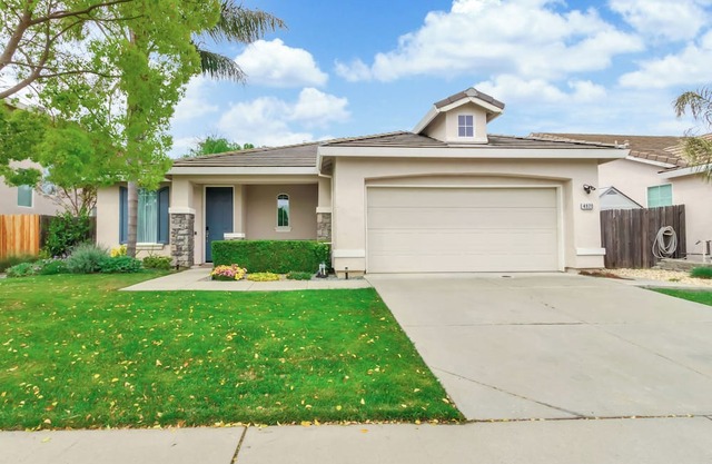 Fabulous 2-bedroom house with AC in Elk Grove