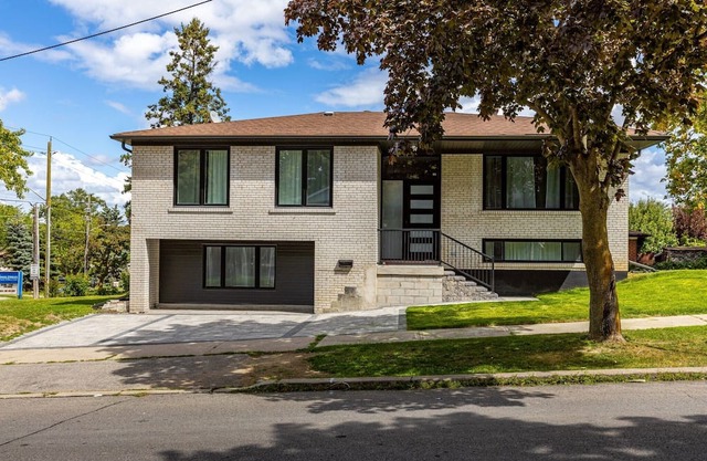 Modern Spacious 6-Bedroom Retreat