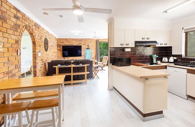Two Bedroom Torquay Esplanade Escape