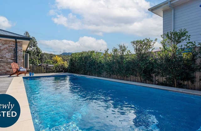 Holiday Crescent – Spacious, stylish retreat with pool, perfect