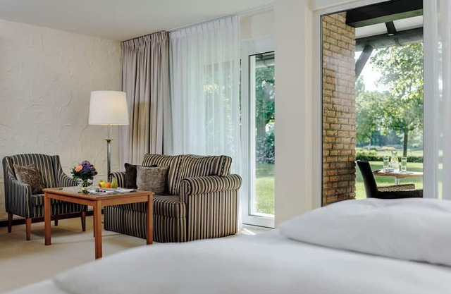 Luxurious and Charming Stay in Modern Room Near the Tranquil Twente Region