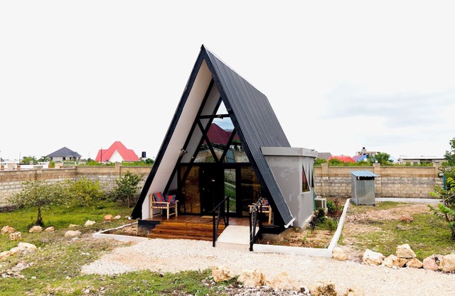 "Eco-Friendly A-Frame Cabin 10min/Nungwi Beach