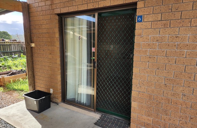 Cosy Nook Flat 6 - Well-equipped, modern, comfortable holiday unit