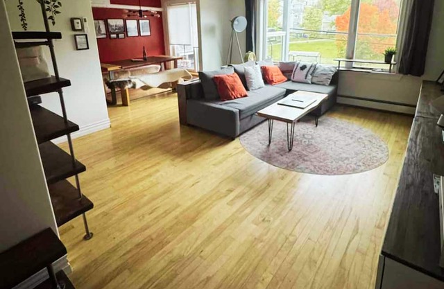 SPACIOUS & BRIGHT NORTH END CONDO - TURN KEY | PET FRIENDLY | BUSINESS READY